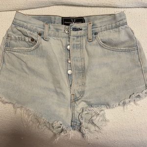 AMERICAN VINTAGE distressed vintage Levi’s shorts